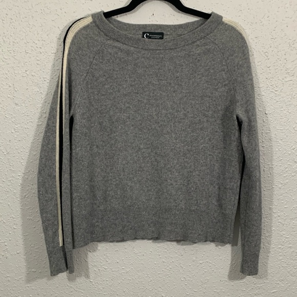 C by Bloomingdale’s 100% Cashmere Gray Sweater w/Stripes in the Sleeves size M - Picture 1 of 9